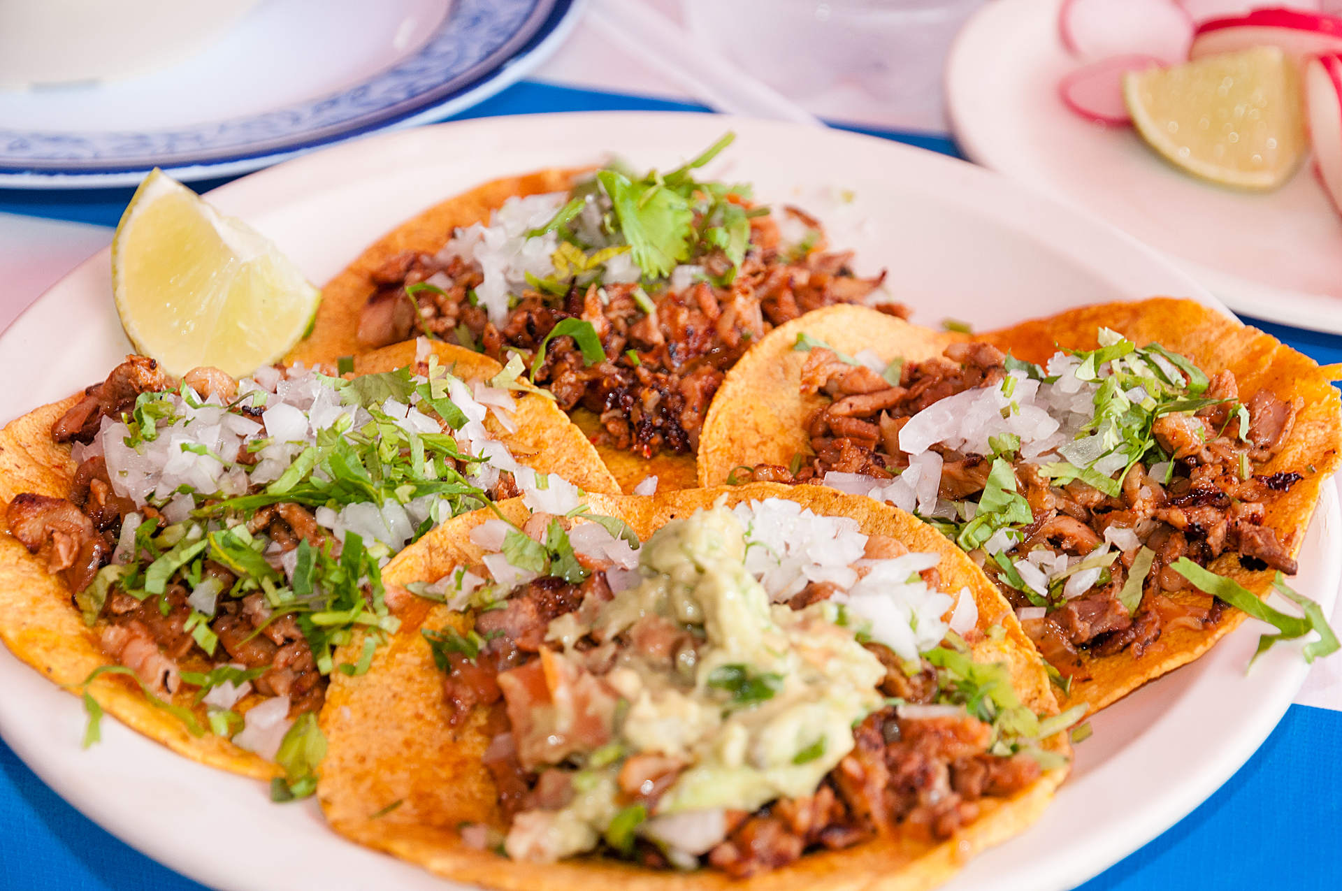Un Ricos y Tronadores Tacos Mexicanos